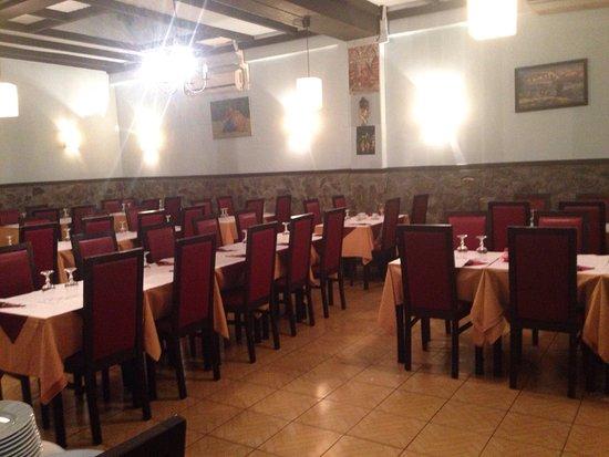 Restaurante Taste Of nepal